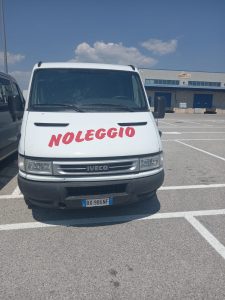 Noleggio furgone 9 posti ad Ascoli Piceno